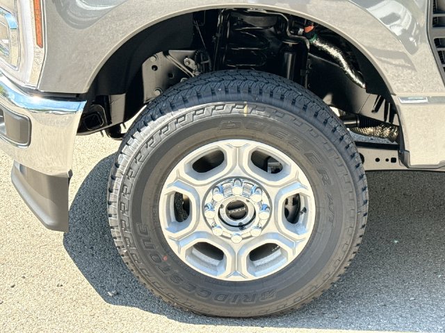Thumbnail: 2027 Ford F-350 - 7