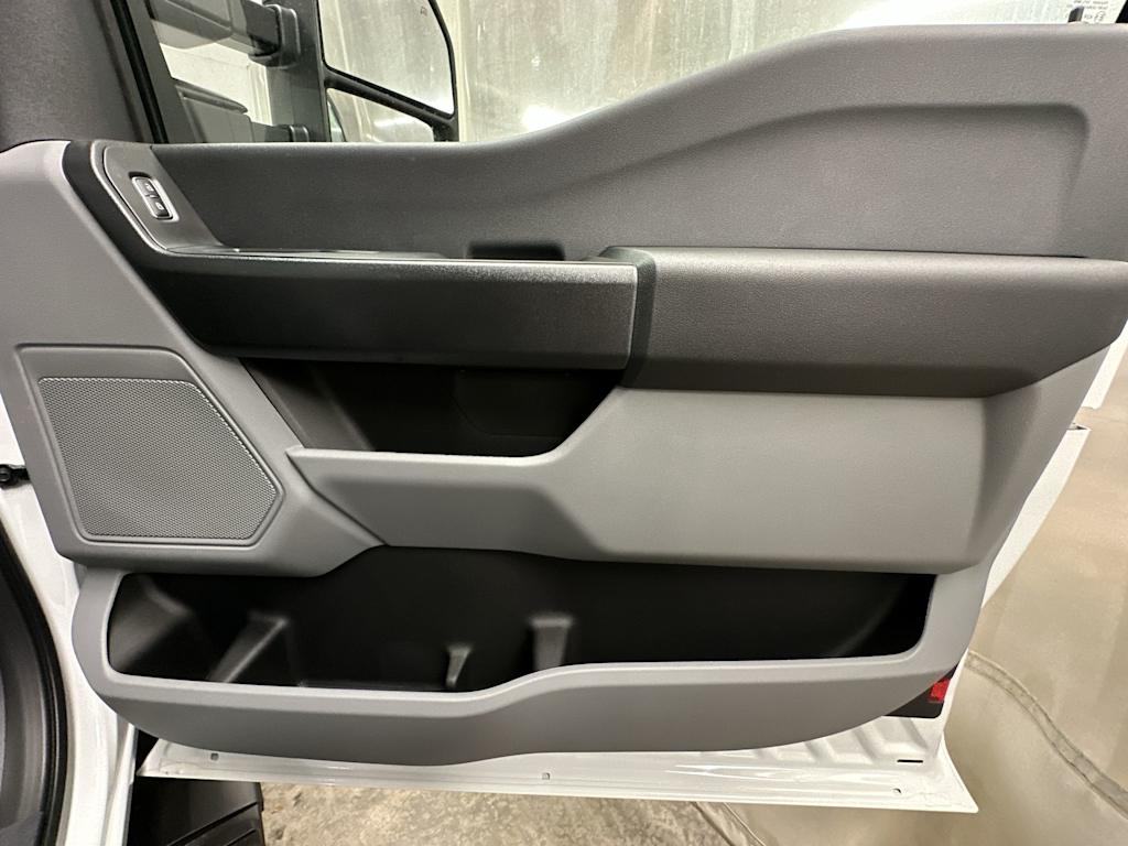 Thumbnail: 2025 Ford F-350 - 25