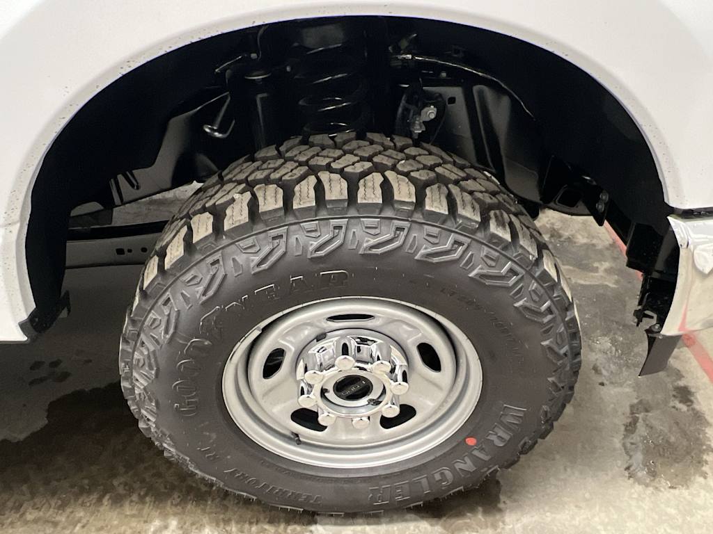 Thumbnail: 2025 Ford F-350 - 8