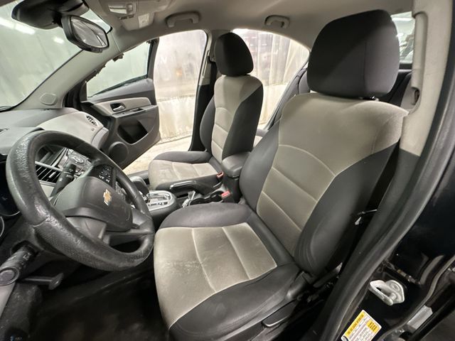 Thumbnail: 2014 Chevrolet Cruze - 10