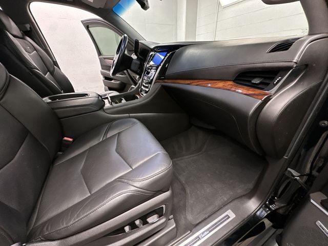 Thumbnail: 2015 Cadillac Escalade - 29