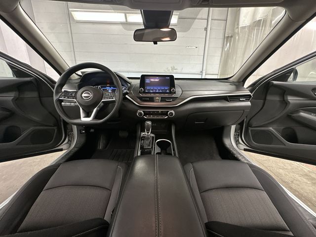 Thumbnail: 2024 Nissan Altima - 10