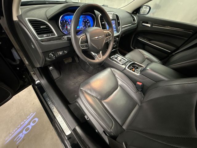 Thumbnail: 2022 Chrysler 300 - 9