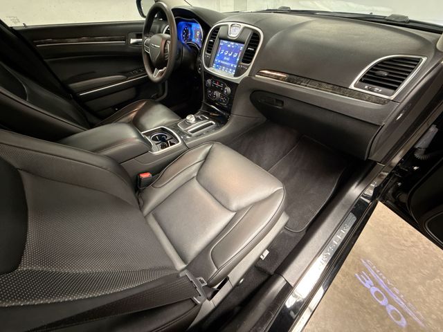 Thumbnail: 2022 Chrysler 300 - 11