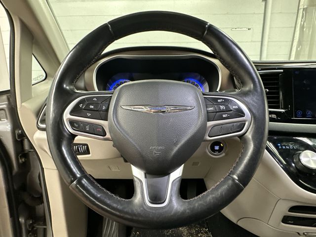Thumbnail: 2017 Chrysler Pacifica - 2