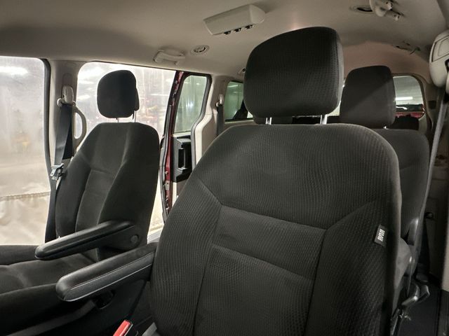 Thumbnail: 2017 Dodge Grand Caravan - 9