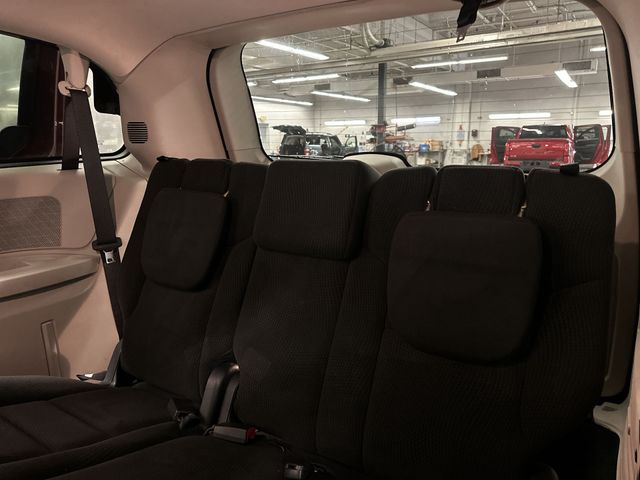 Thumbnail: 2017 Dodge Grand Caravan - 11