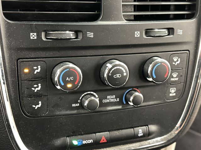 Thumbnail: 2017 Dodge Grand Caravan - 18
