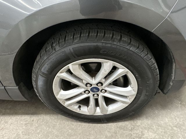 Thumbnail: 2019 Ford Edge - 8