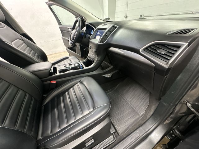Thumbnail: 2019 Ford Edge - 26