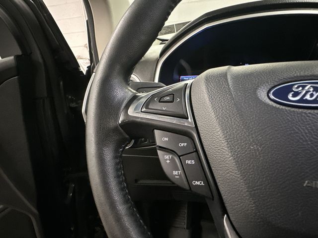 Thumbnail: 2019 Ford Edge - 19