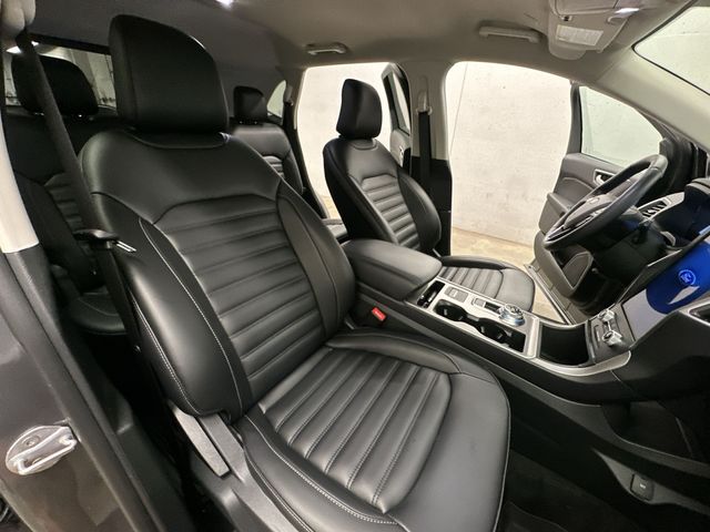 Thumbnail: 2024 Ford Edge - 26