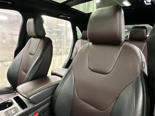 Thumbnail: 2021 Ford Edge - 8