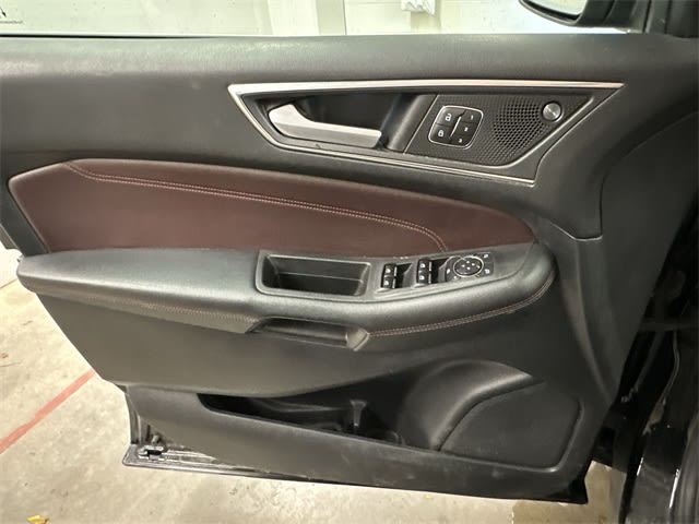 Thumbnail: 2021 Ford Edge - 20