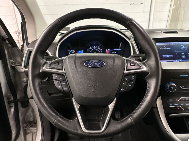 Thumbnail: 2015 Ford Edge - 2