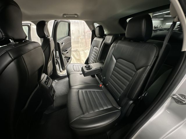 Thumbnail: 2015 Ford Edge - 13