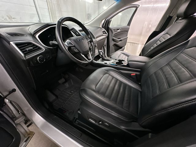 Thumbnail: 2015 Ford Edge - 10
