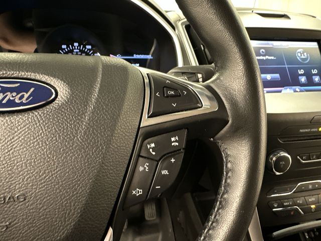 Thumbnail: 2015 Ford Edge - 20