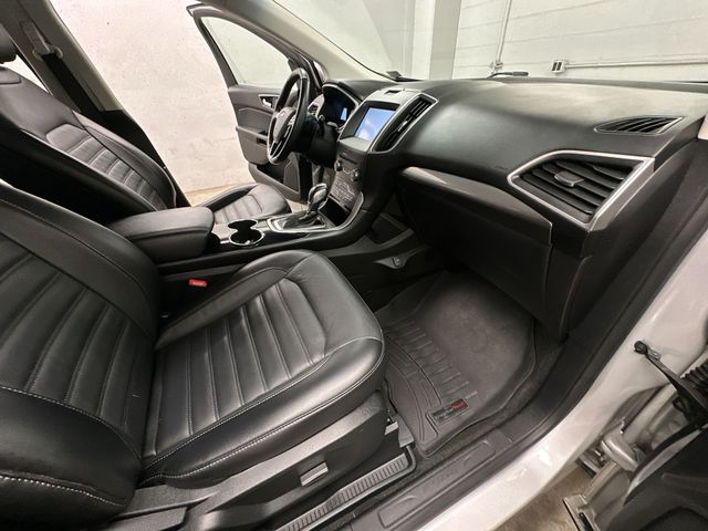 Thumbnail: 2015 Ford Edge - 12