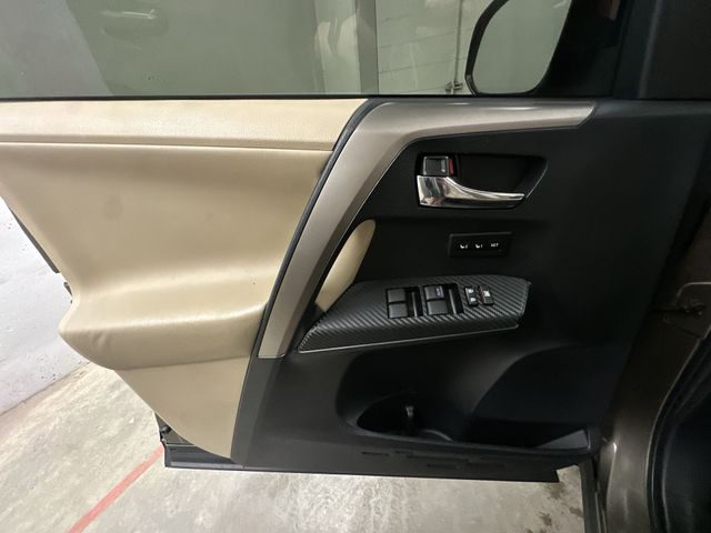 Thumbnail: 2013 Toyota RAV4 - 23