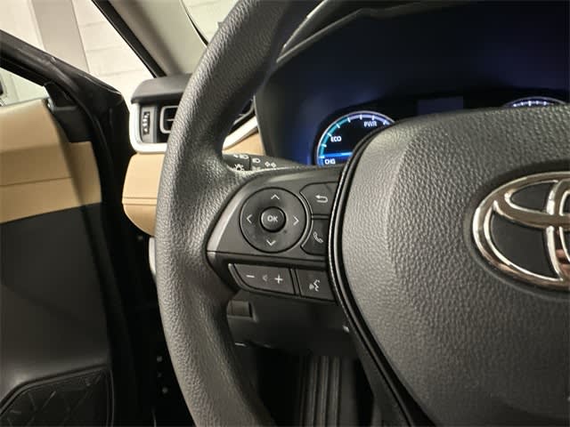 Thumbnail: 2021 Toyota RAV4 - 18