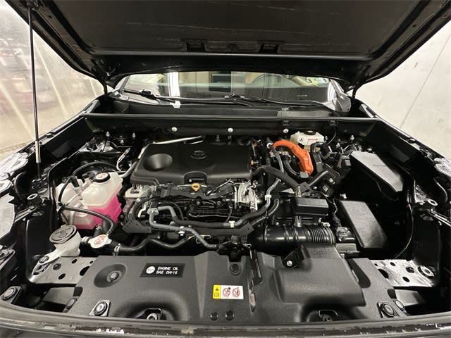 Thumbnail: 2021 Toyota RAV4 - 9