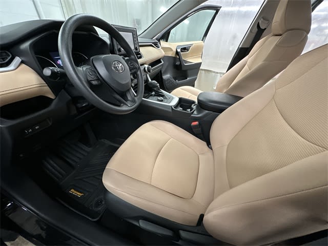 Thumbnail: 2021 Toyota RAV4 - 11