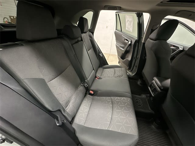 Thumbnail: 2022 Toyota RAV4 - 28