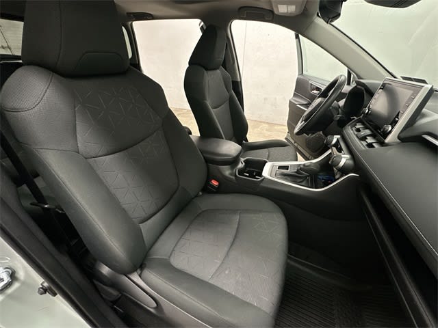 Thumbnail: 2022 Toyota RAV4 - 26