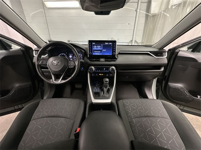 Thumbnail: 2022 Toyota RAV4 - 10