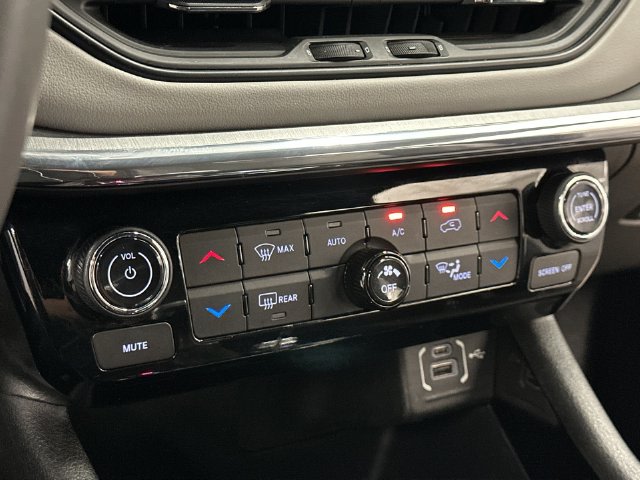 Thumbnail: 2023 Jeep Compass - 23