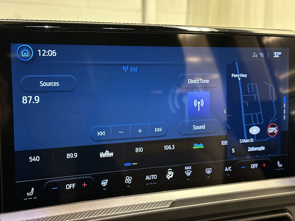 Thumbnail: 2025 Ford Bronco Sport - 15