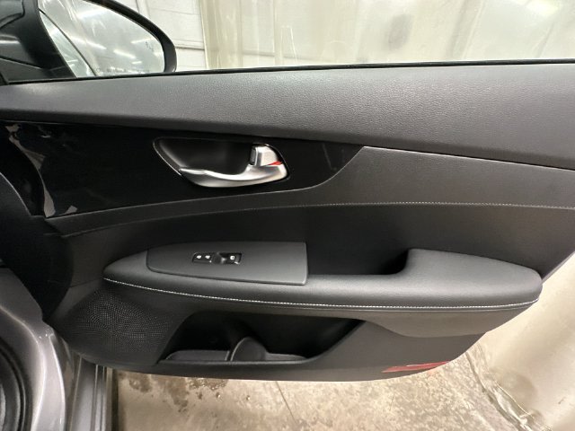 Thumbnail: 2024 Kia Forte - 28