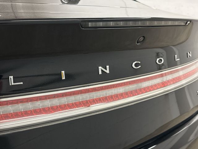 Thumbnail: 2020 Lincoln MKZ - 31