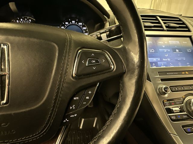 Thumbnail: 2020 Lincoln MKZ - 19