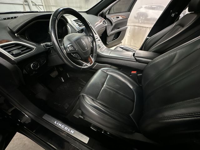 Thumbnail: 2020 Lincoln MKZ - 10