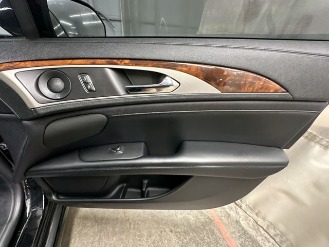 Thumbnail: 2020 Lincoln MKZ - 29