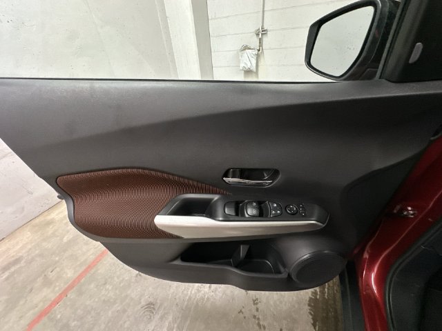 Thumbnail: 2020 Nissan Kicks - 24