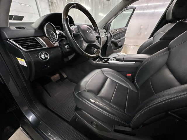 Thumbnail: 2012 Mercedes-Benz M-Class - 10