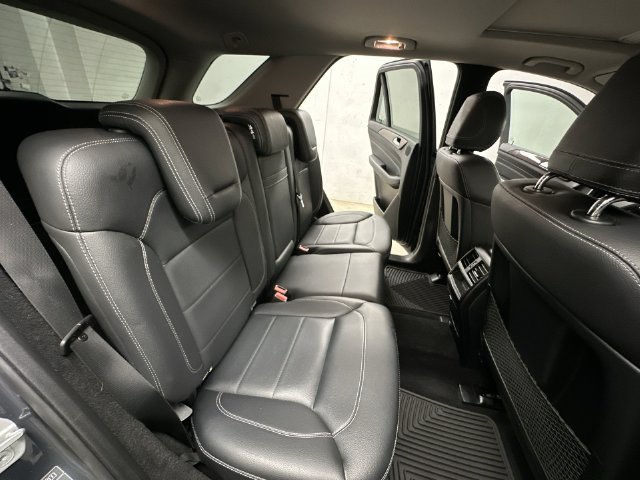 Thumbnail: 2012 Mercedes-Benz M-Class - 28