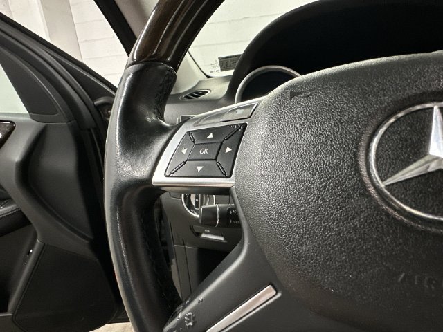 Thumbnail: 2012 Mercedes-Benz M-Class - 20