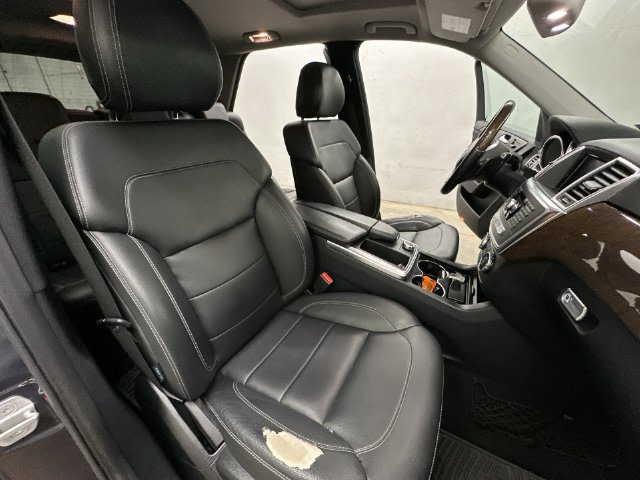 Thumbnail: 2012 Mercedes-Benz M-Class - 26