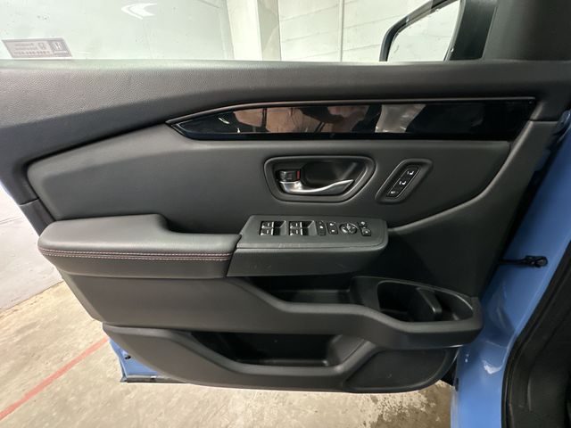 Thumbnail: 2023 Honda Pilot - 25