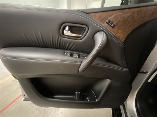 2017 INFINITI QX80 Base 25