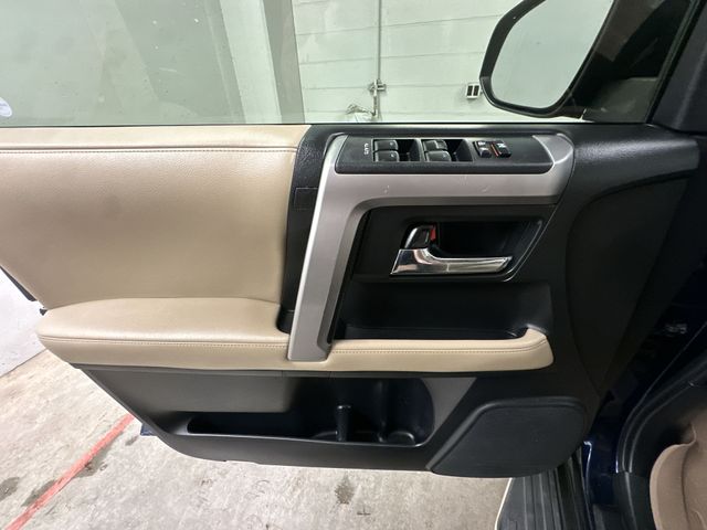 Thumbnail: 2018 Toyota 4Runner - 25