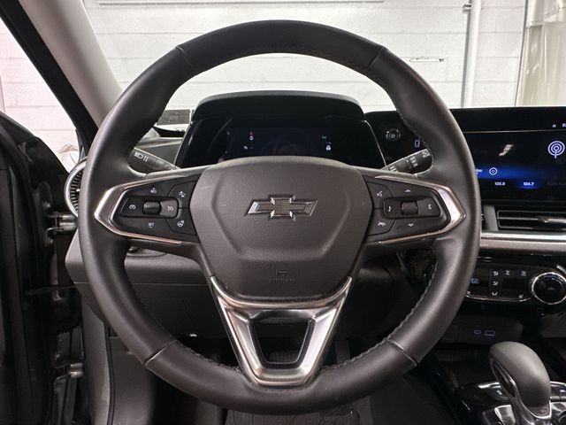 Thumbnail: 2024 Chevrolet Trax - 2