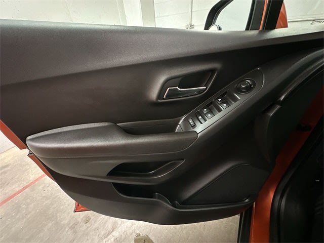 Thumbnail: 2016 Chevrolet Trax - 22