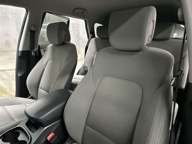 Thumbnail: 2016 Hyundai Santa Fe - 9