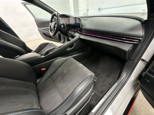Thumbnail: 2023 Hyundai Elantra - 11
