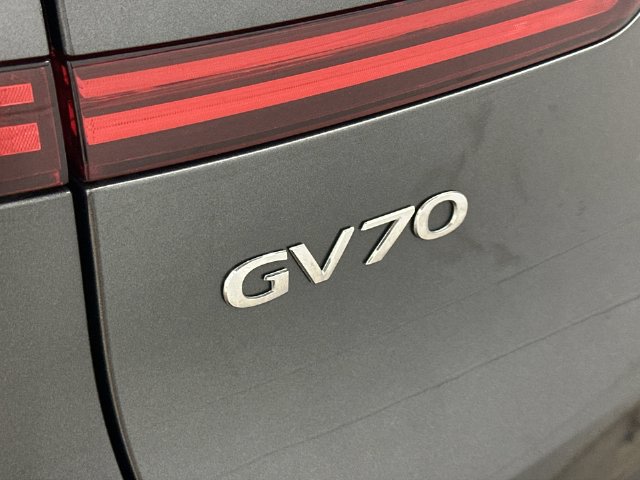 Thumbnail: 2023 Genesis GV70 - 32